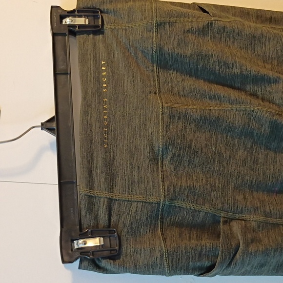 Victoria's Secret Dark Green Leggings - Picture 5 of 6
